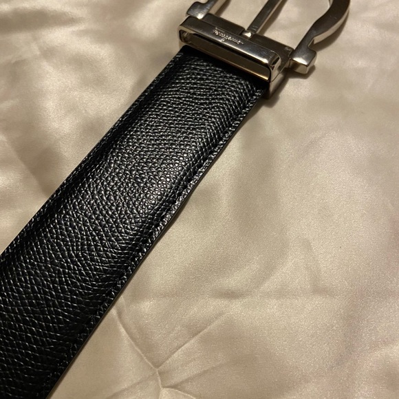 Salvatore Ferragamo
Men's Reversible Leather Belt - Picture 7 of 10